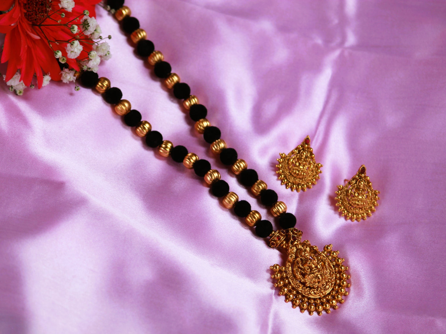 Black Pramodha Jewellery Set