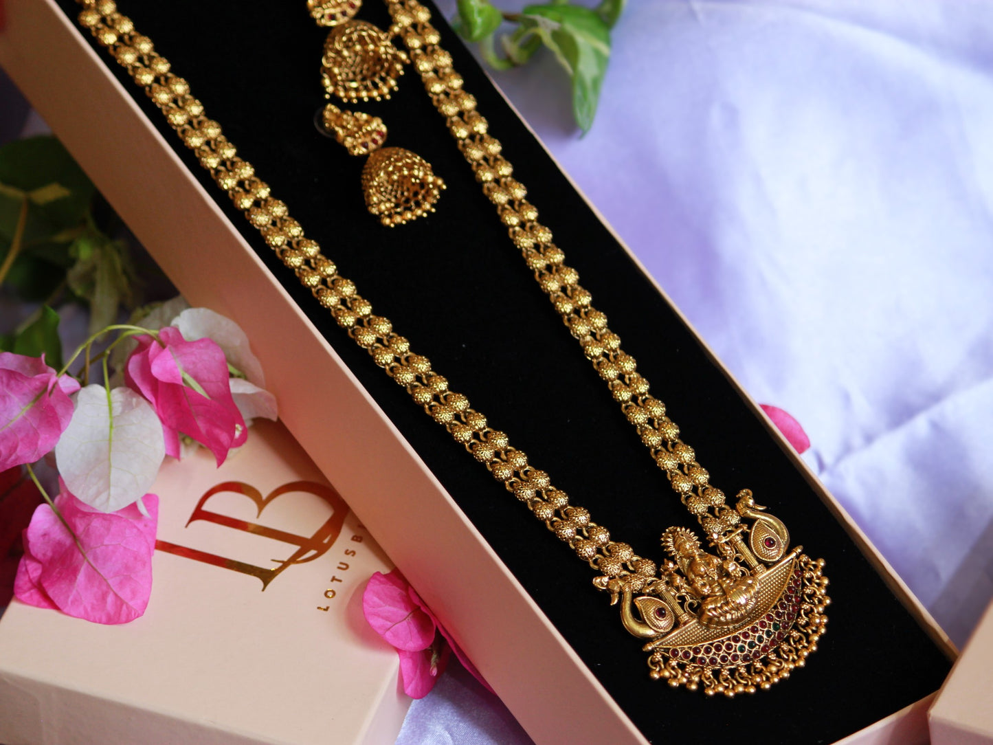 Golden Yashoda Temple Jewellery Set