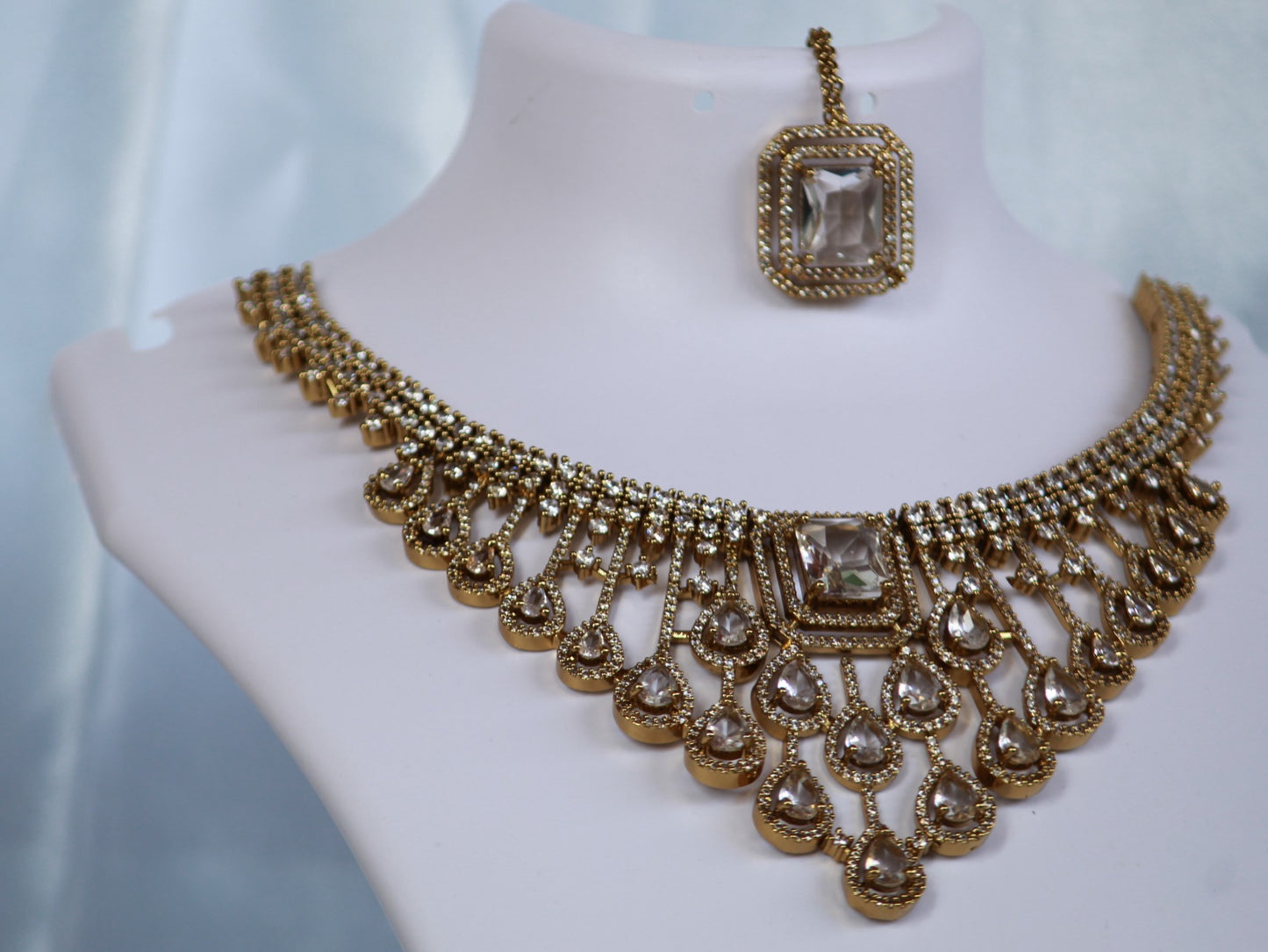 White Mahira Zirconia Jewellery Set