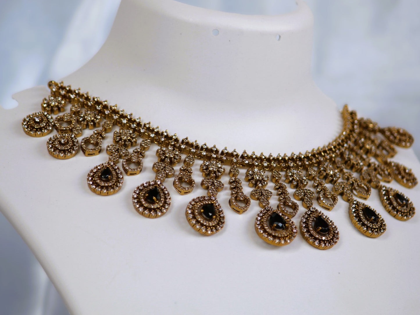 Black Mahika Zirconia Jewellery Set