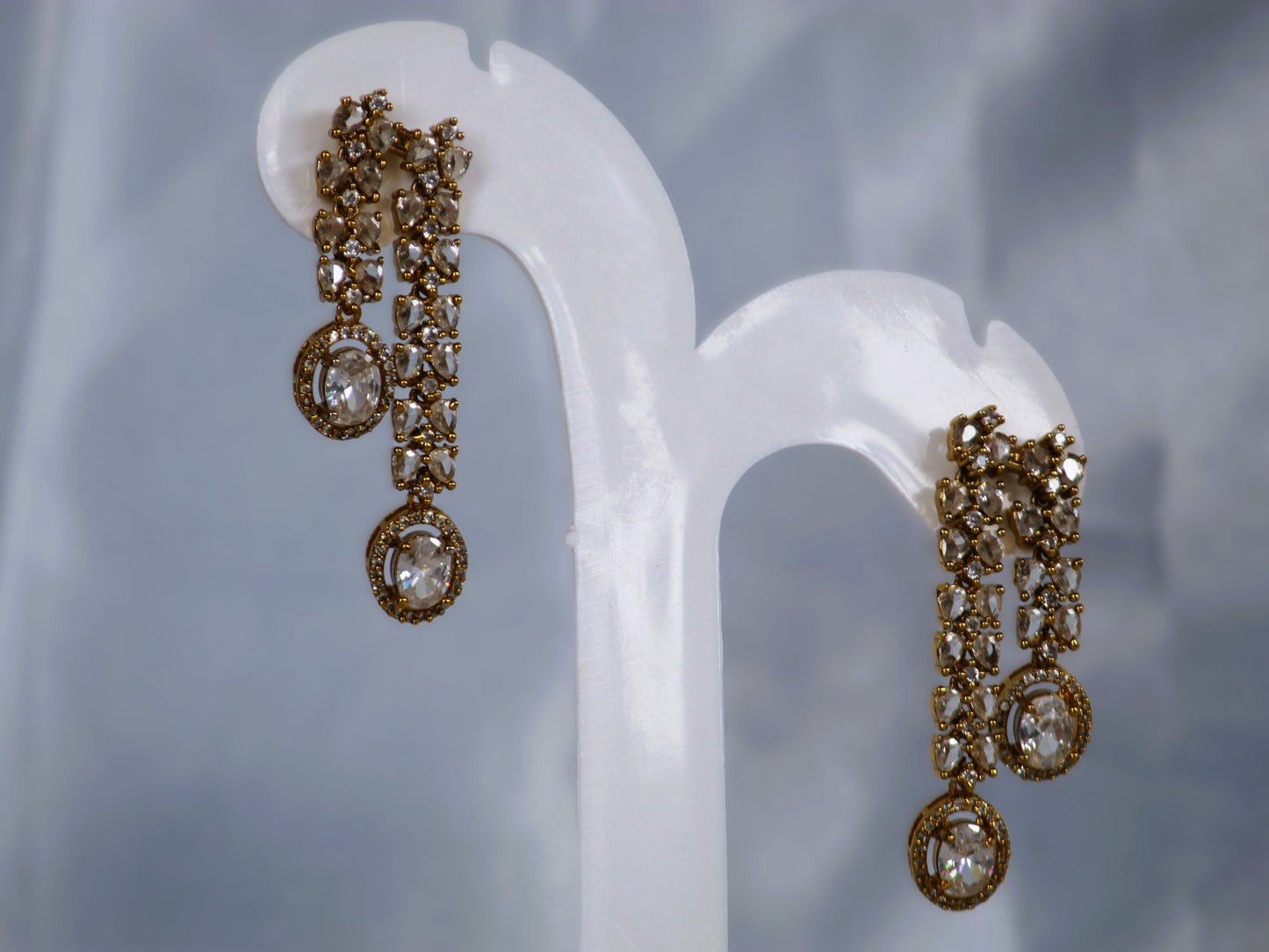 White Nidhi Zirconia Jewellery Set