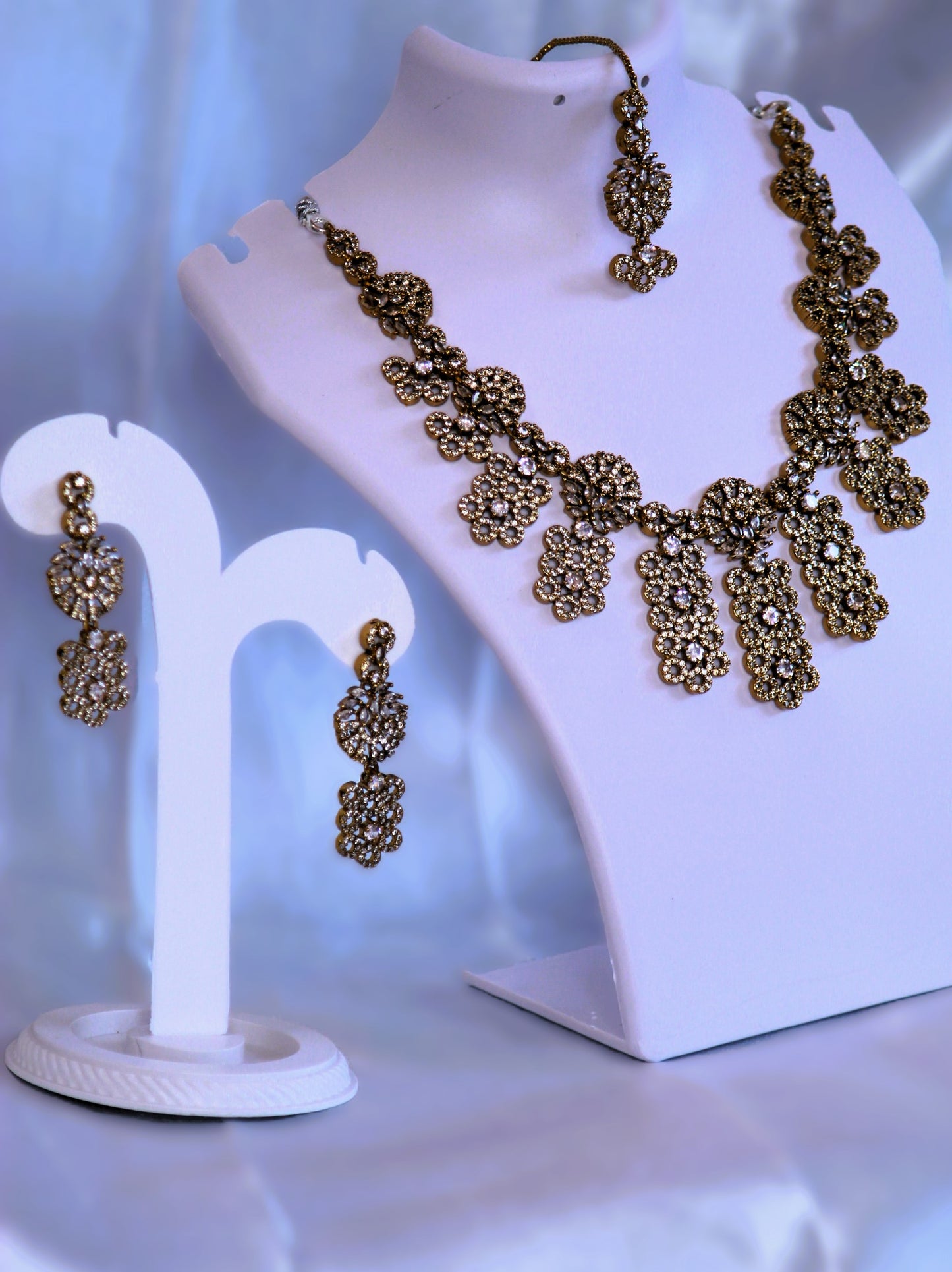 White Harshi Zirconia Jewellery Set