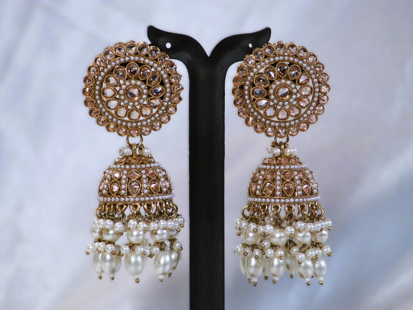 White Amolika Pearl Jewellery Set