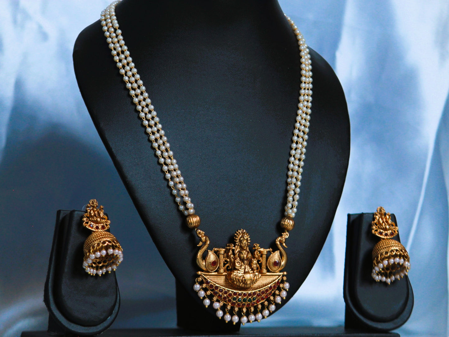 White Ashwathi Temple Jewellery Set