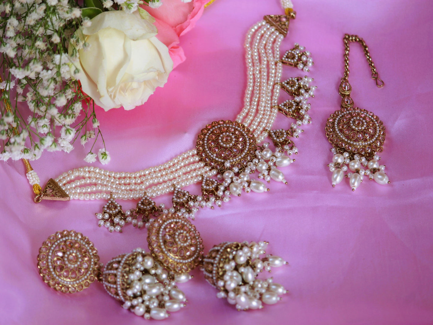 White Amolika Pearl Jewellery Set