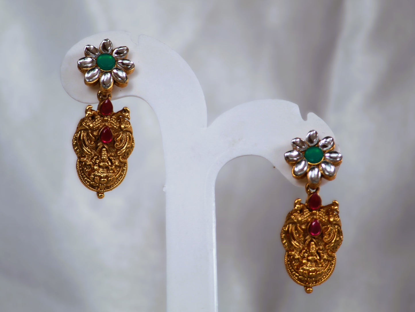 Golden Shubangi Temple Jewellery Set