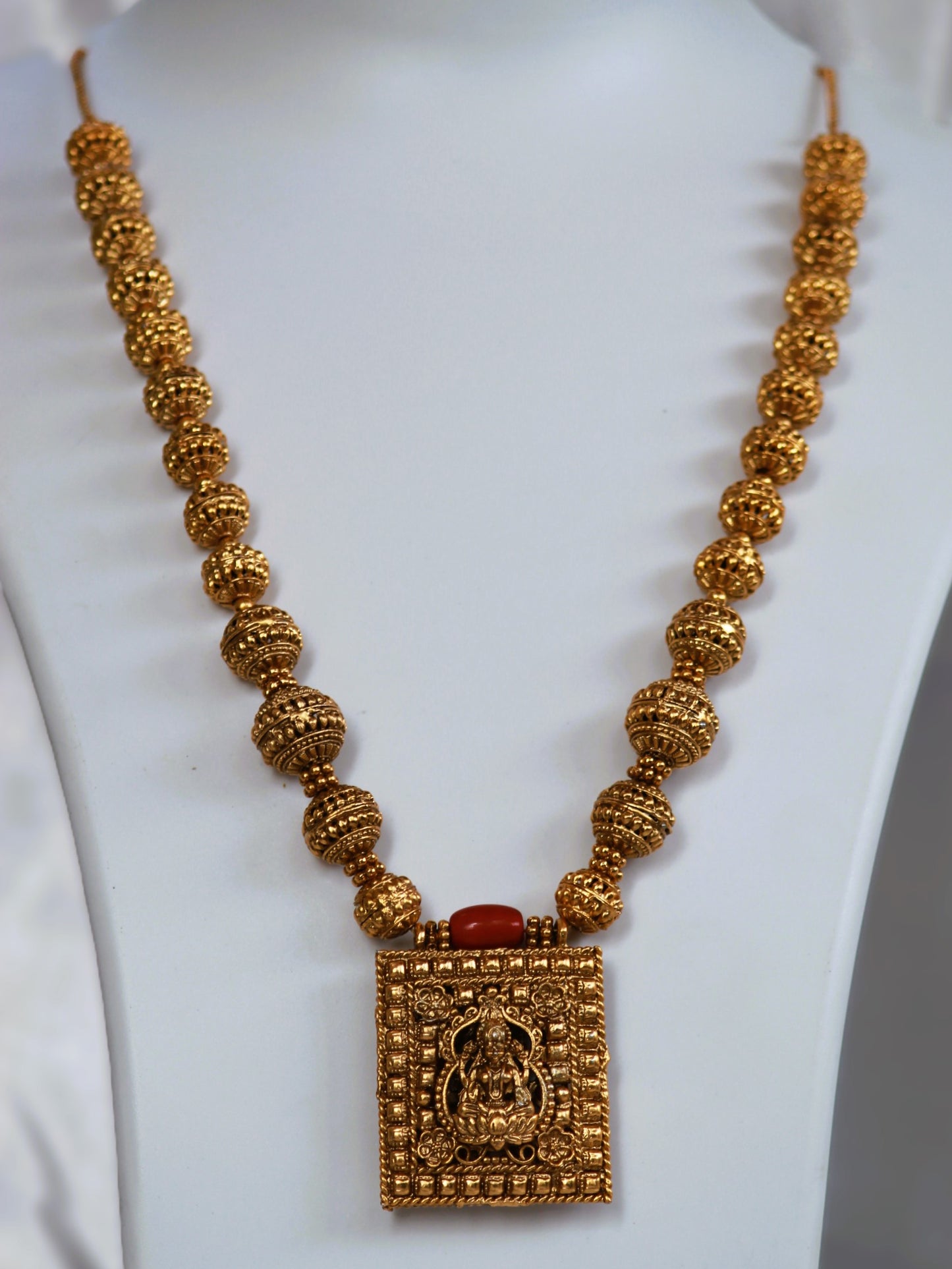 Golden Shankari Temple Jewellery Set