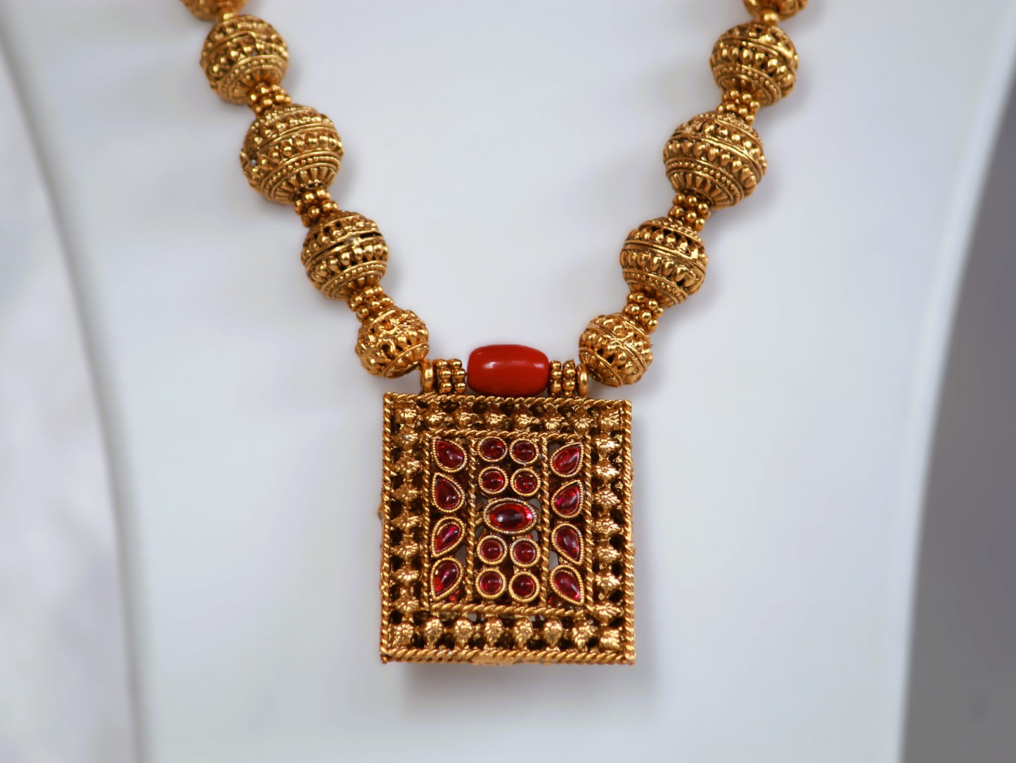 Golden Shankari Temple Jewellery Set