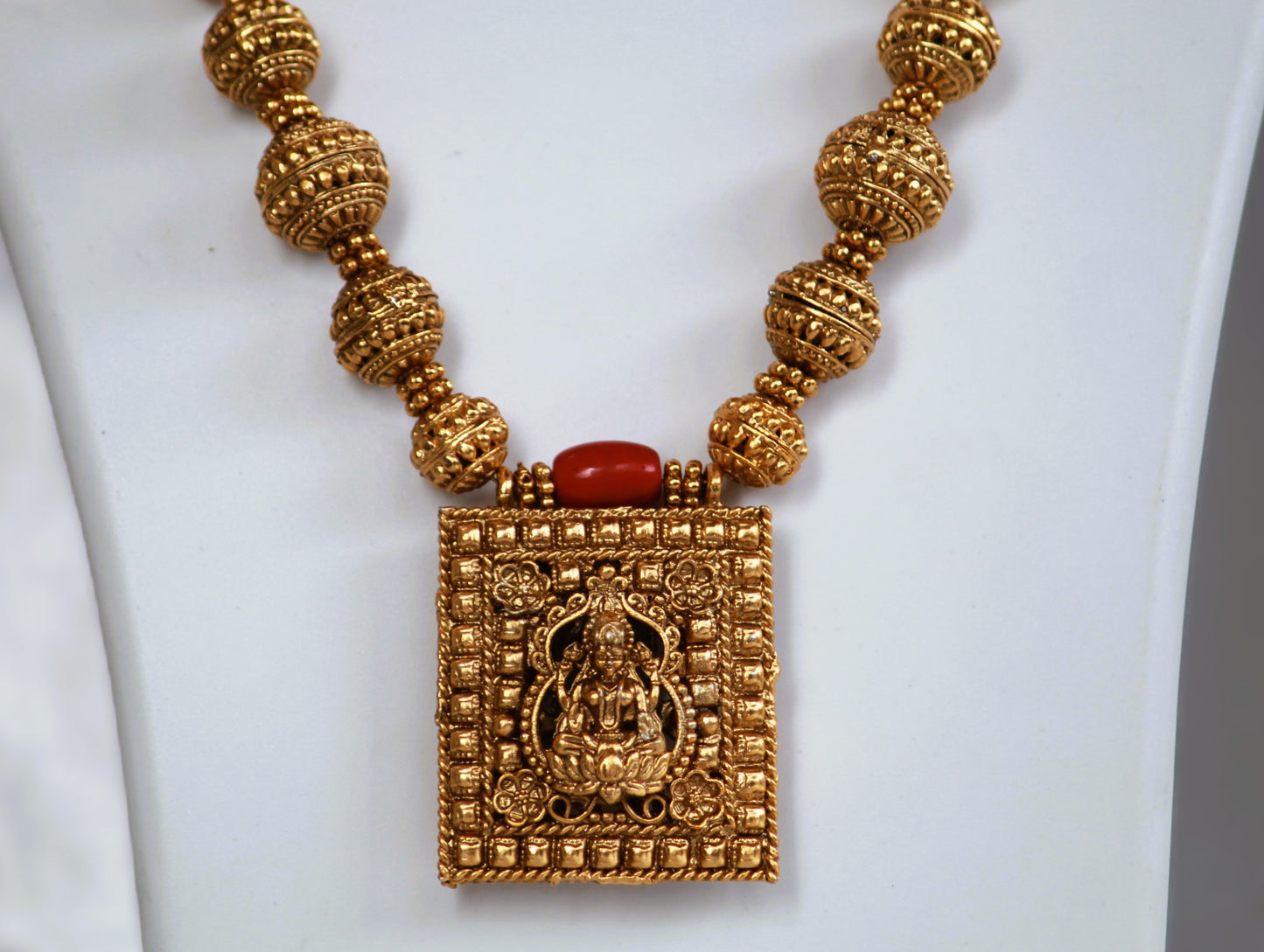 Golden Shankari Temple Jewellery Set