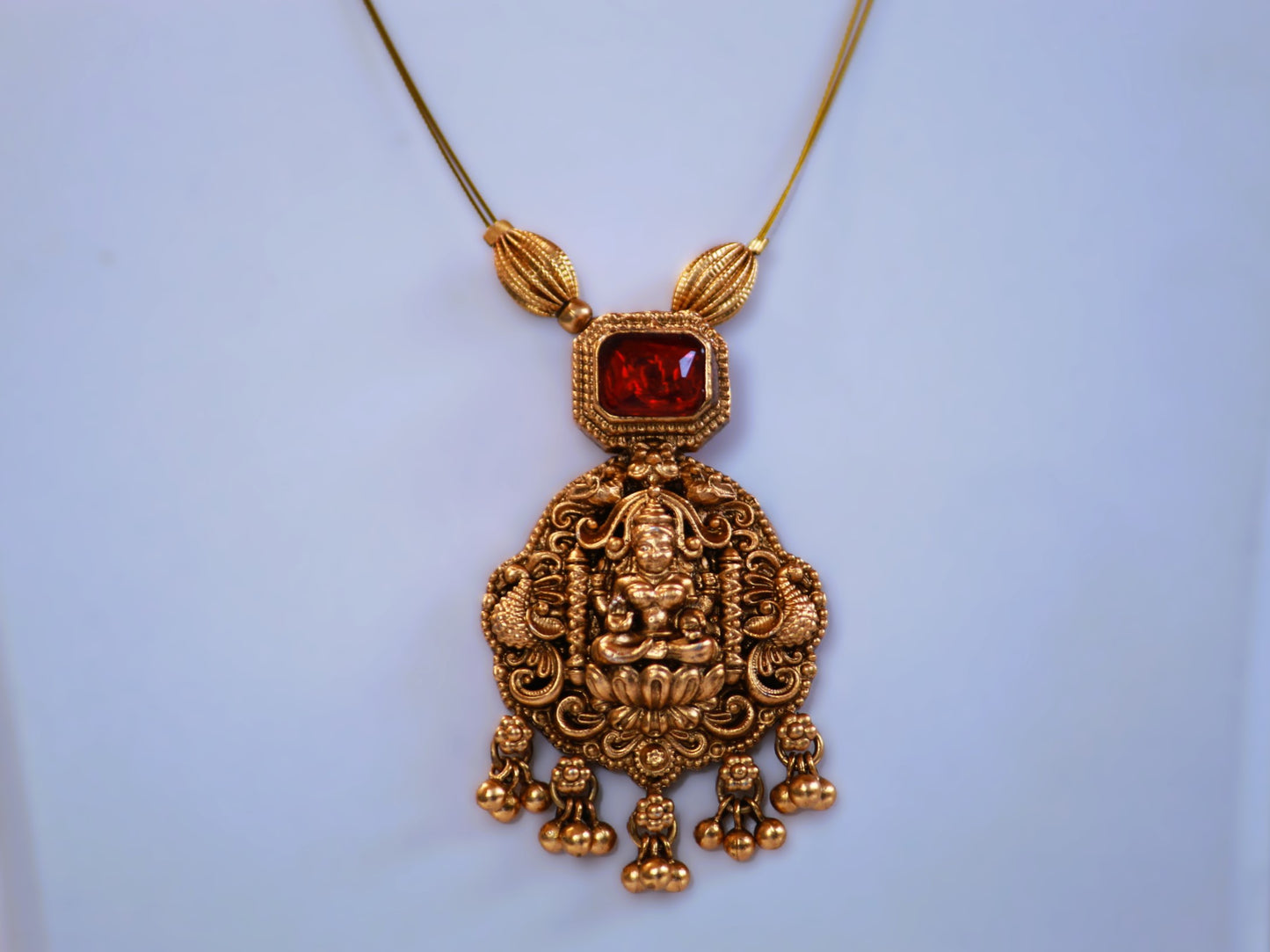 Red Lohita Invisible Chain