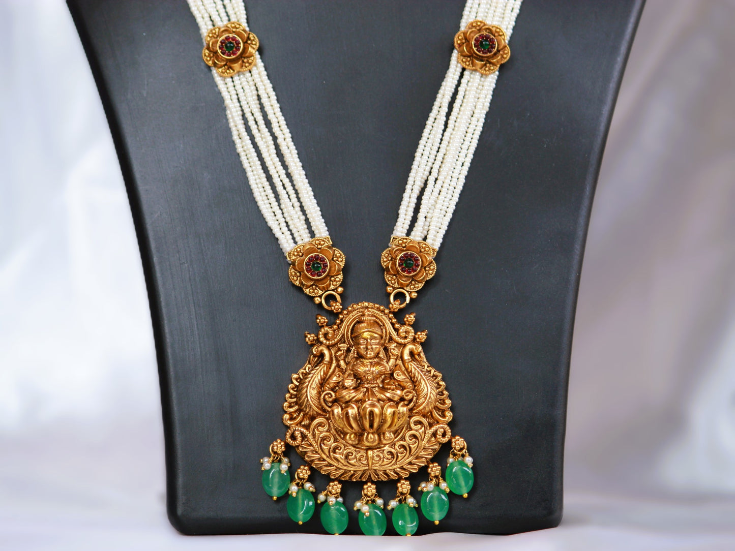 Golden Madhavi Temple Jewellery Set