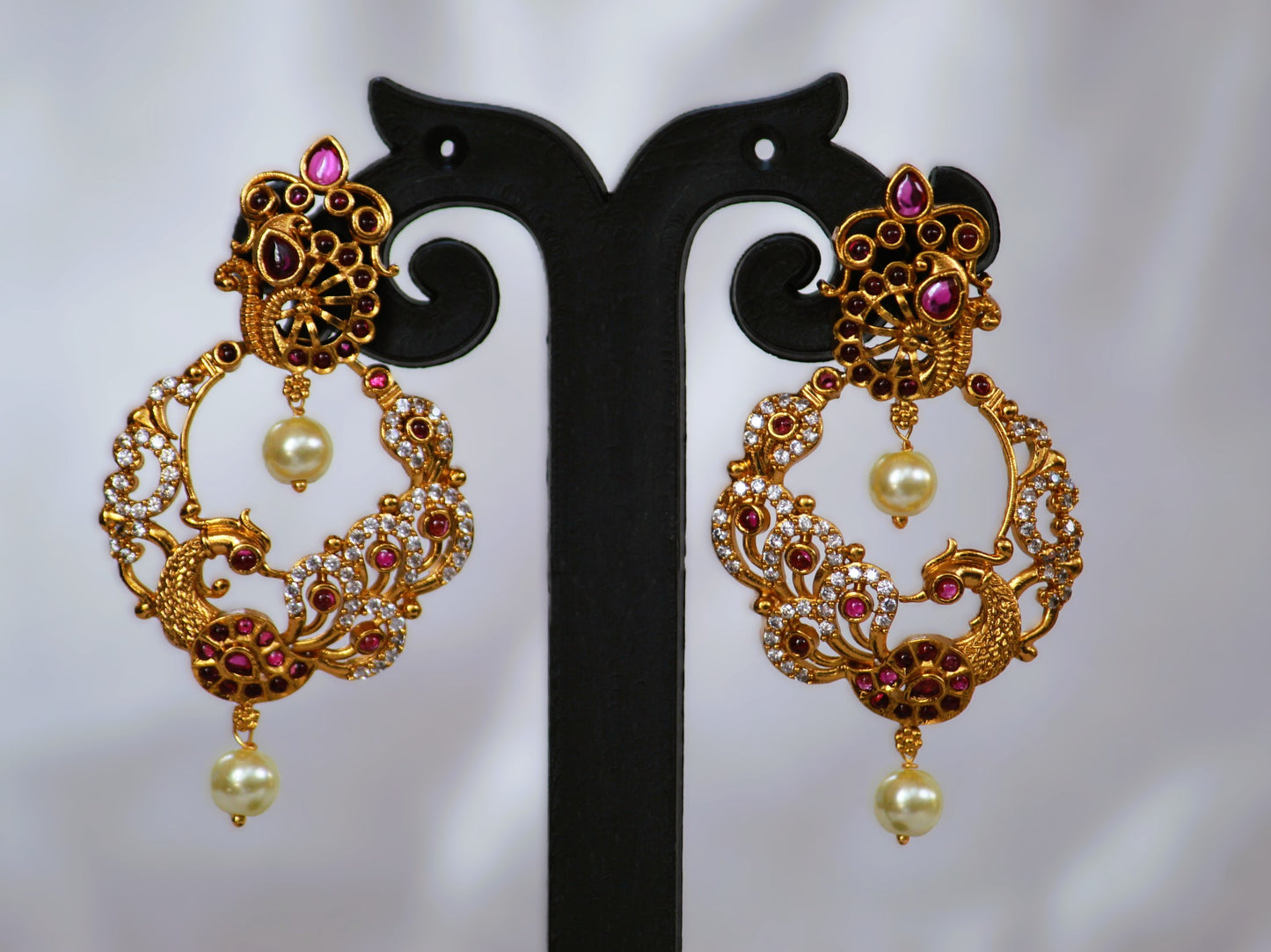 Golden Dhuti Antique Jewellery Set