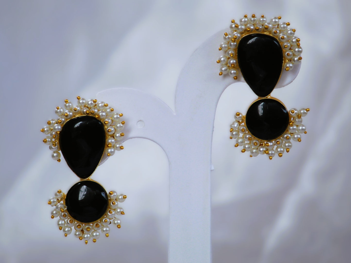 Black Lipika Pearl Jewellery Set