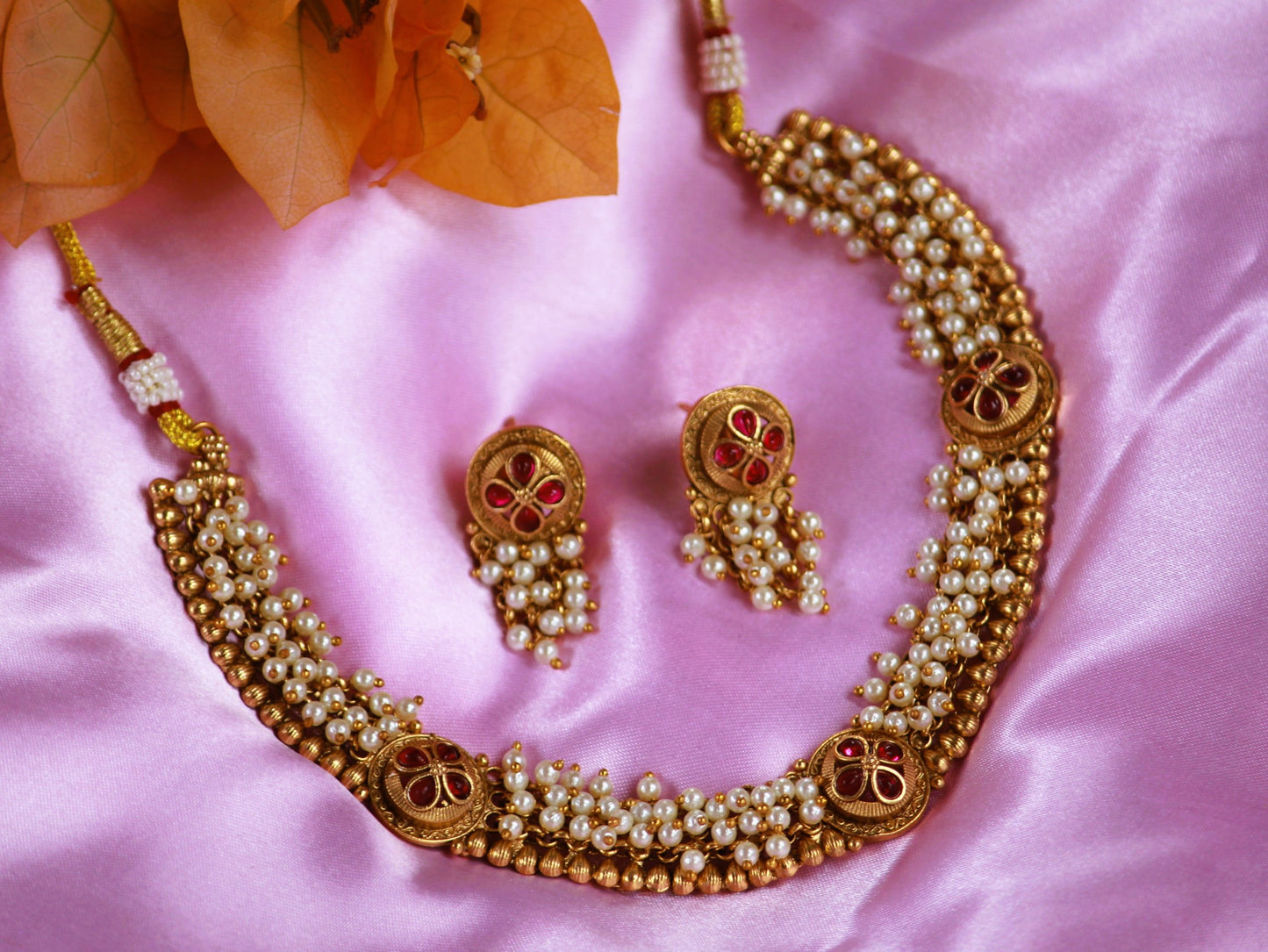 White Anandi Antique Jewellery Set