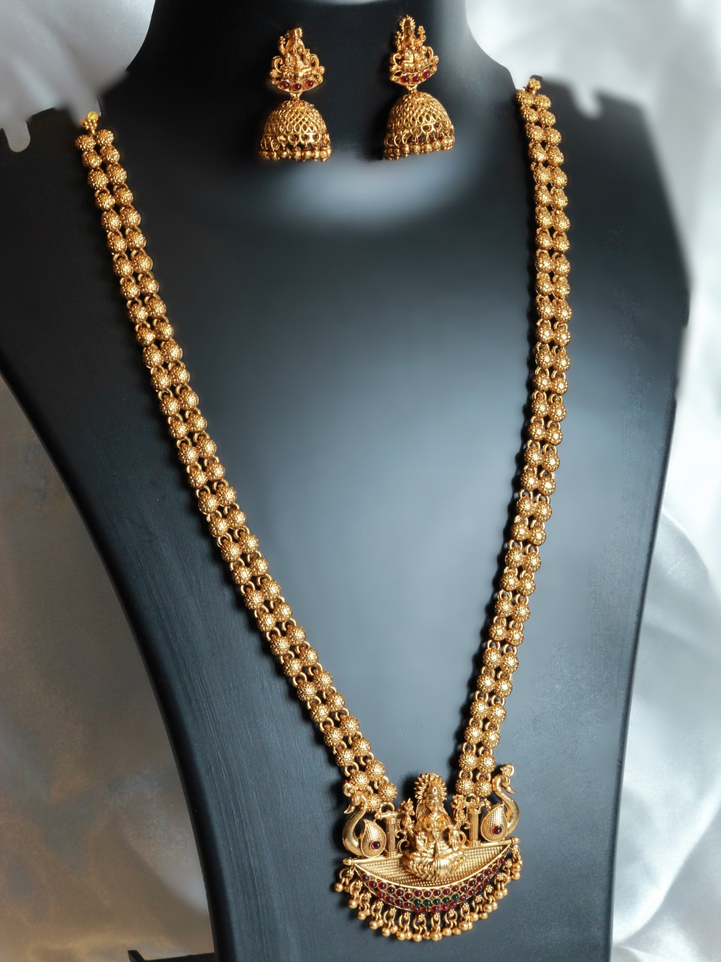 Golden Yashoda Temple Jewellery Set