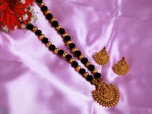 Black Pramodha Jewellery Set