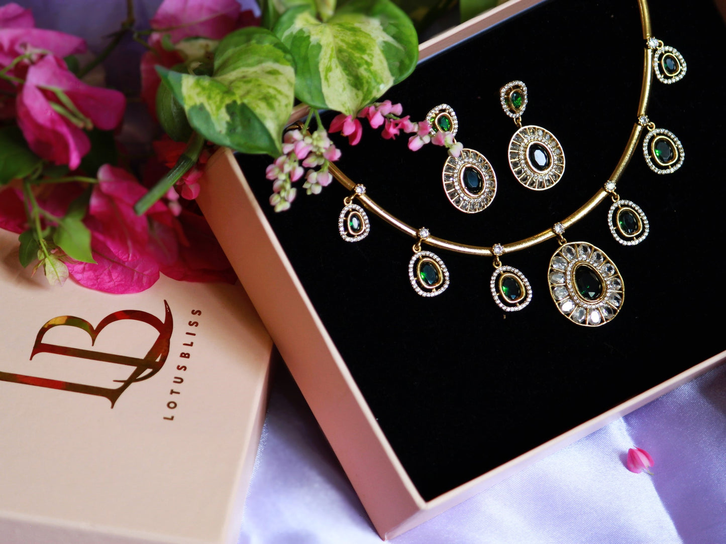 Green Raksha Zirconia Hasli Set