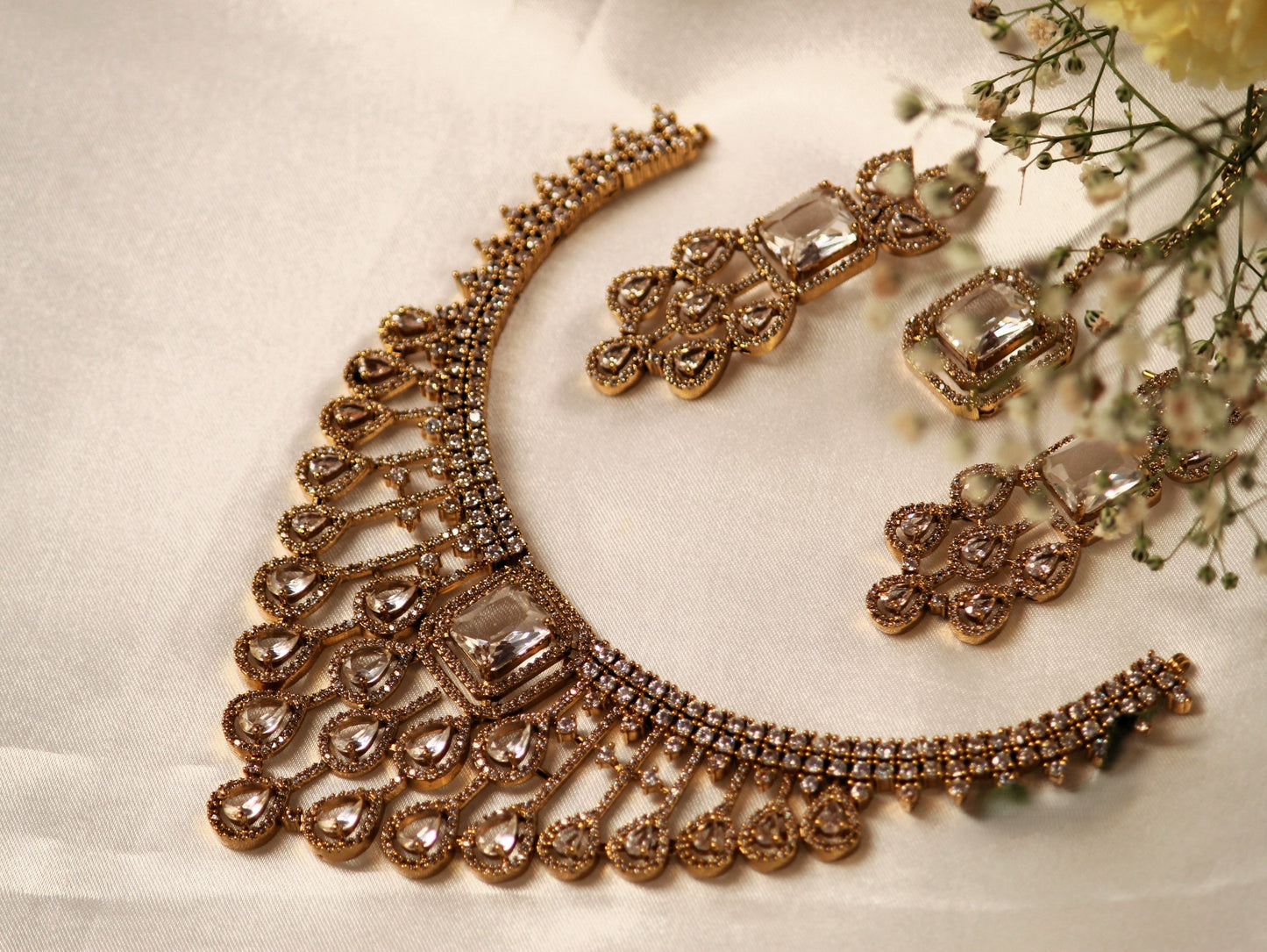 White Mahira Zirconia Jewellery Set