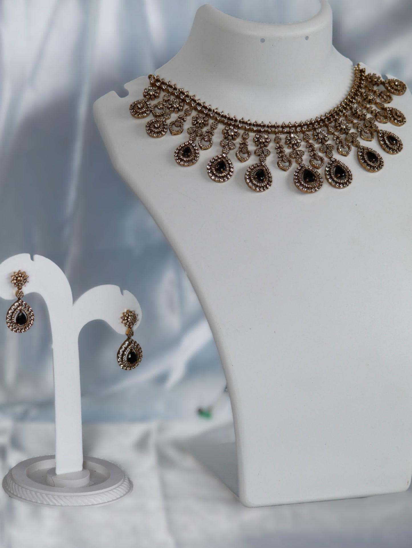 Black Mahika Zirconia Jewellery Set