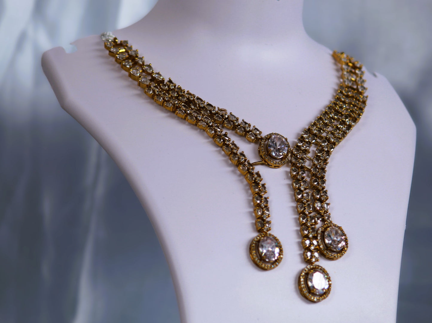 White Nidhi Zirconia Jewellery Set