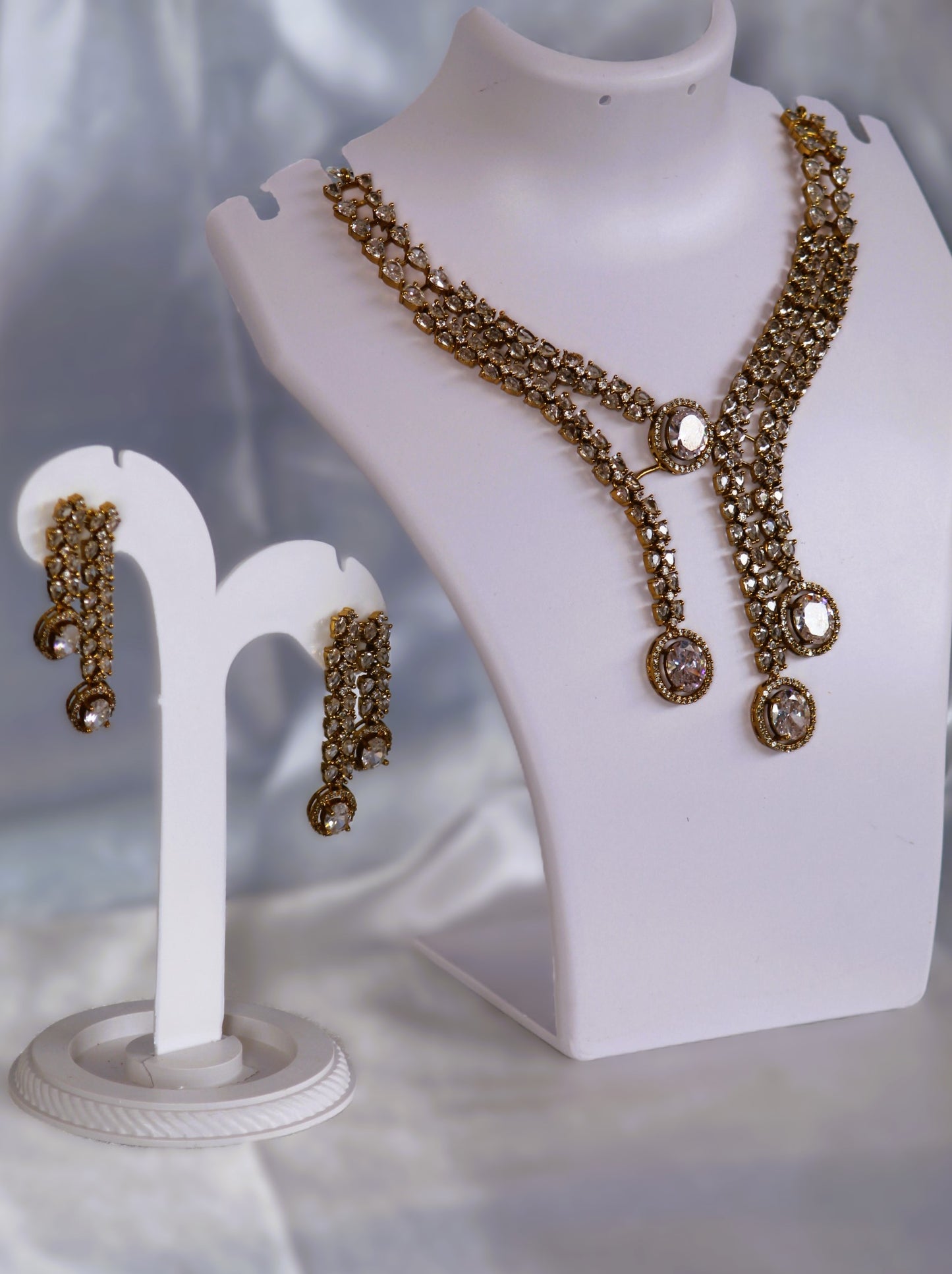 White Nidhi Zirconia Jewellery Set