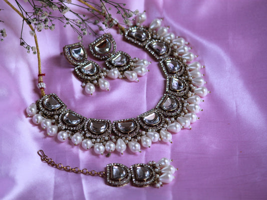 White Kshama Kundan Jewellery Set