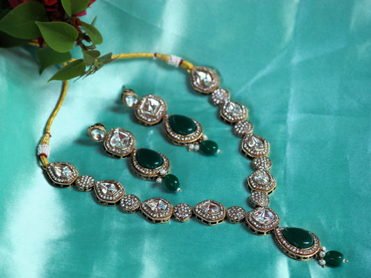 Emerald Rachita Kundan Jewellery Set