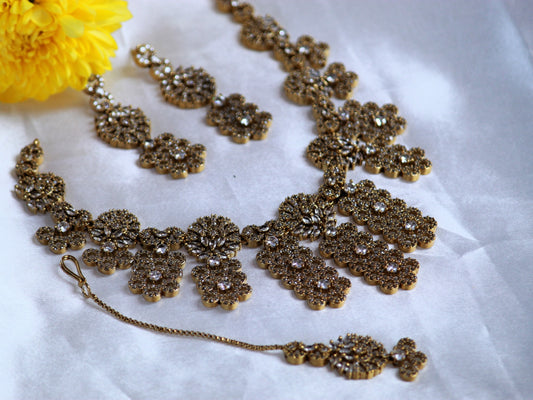 White Harshi Zirconia Jewellery Set