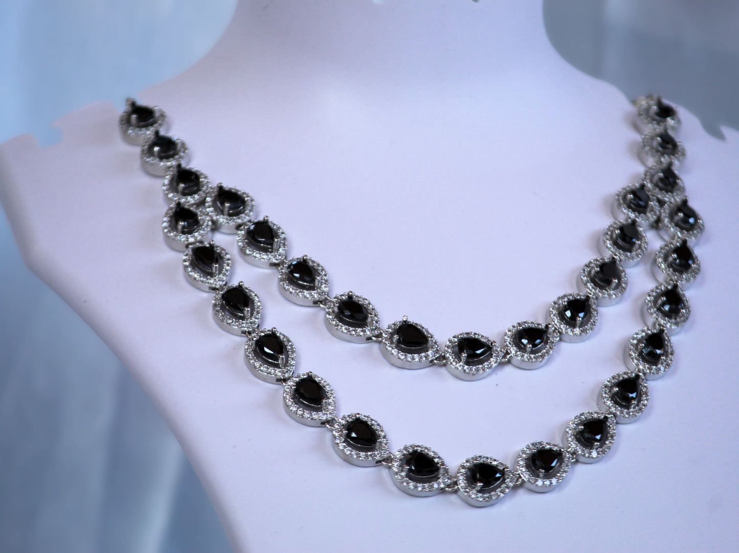 Black Nishi Zirconia Jewellery Set