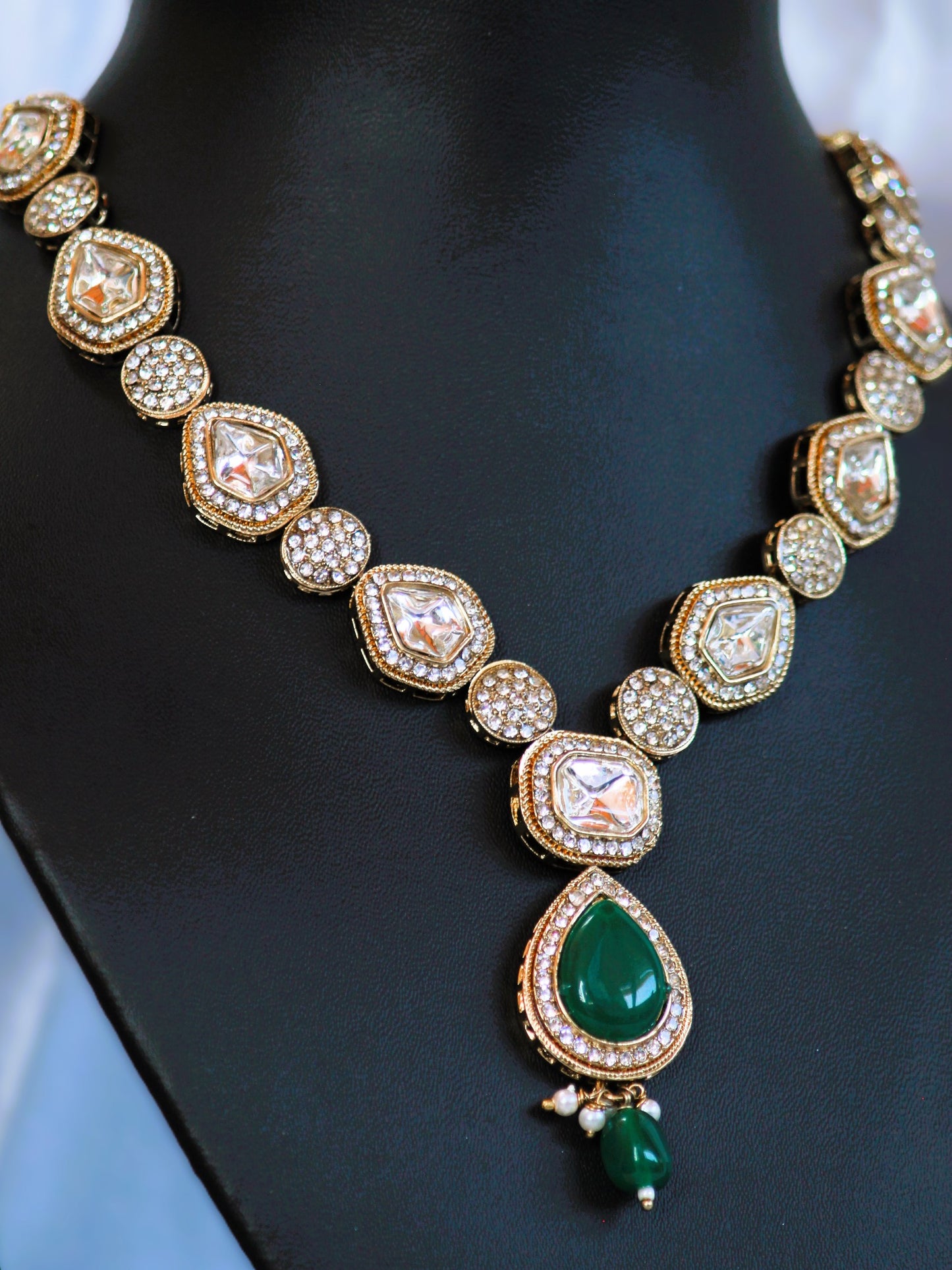Emerald Rachita Kundan Jewellery Set