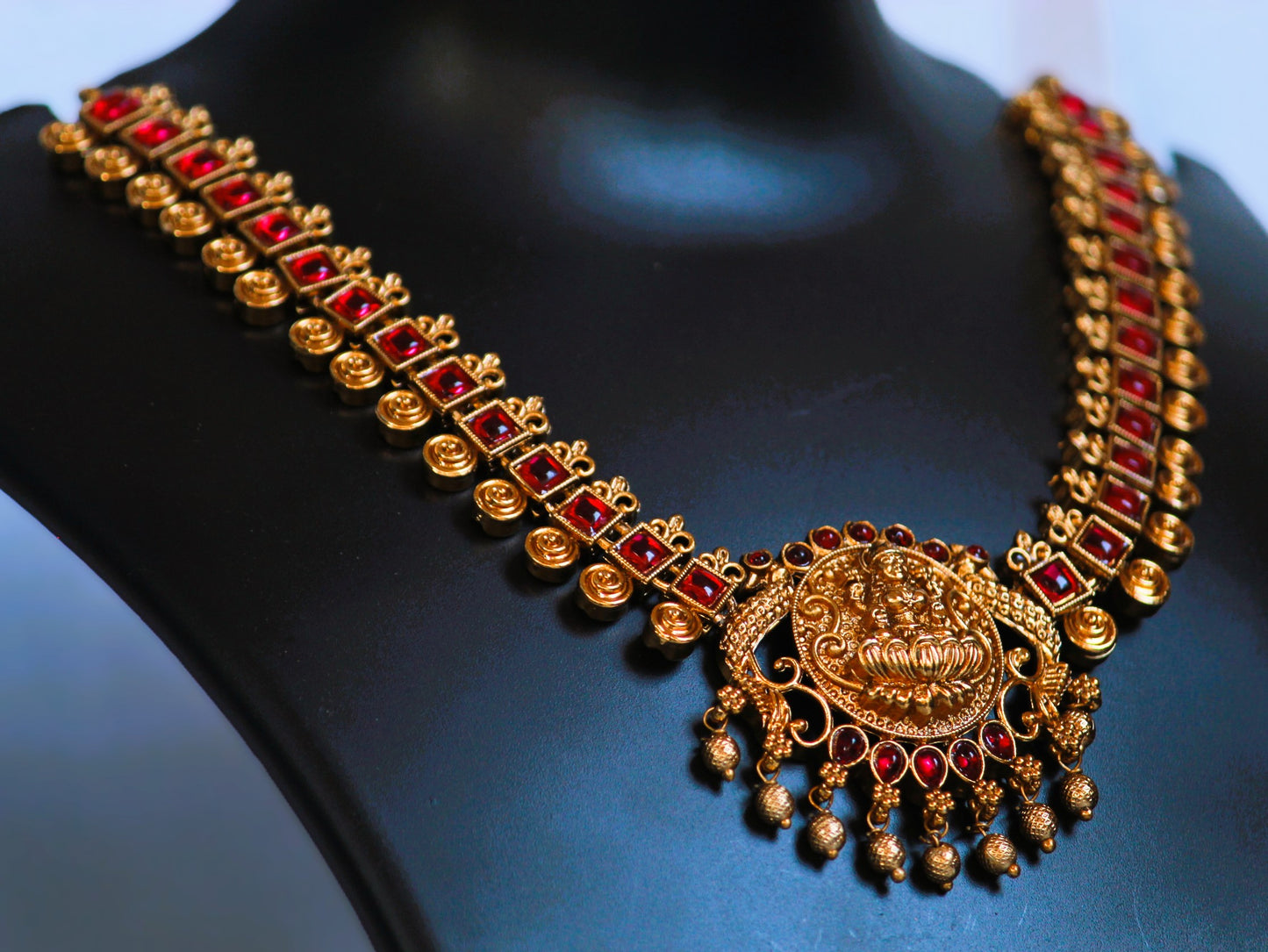 Red Shukri Temple Jewellery Set