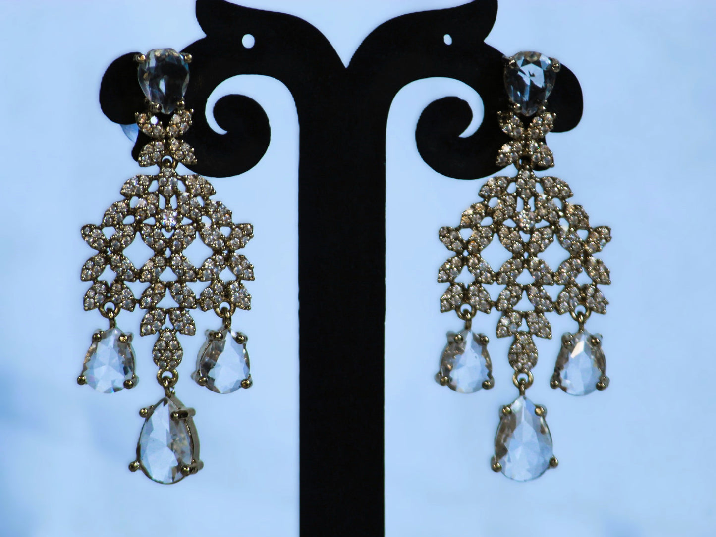 White Swasti Zirconia Jewellery Set