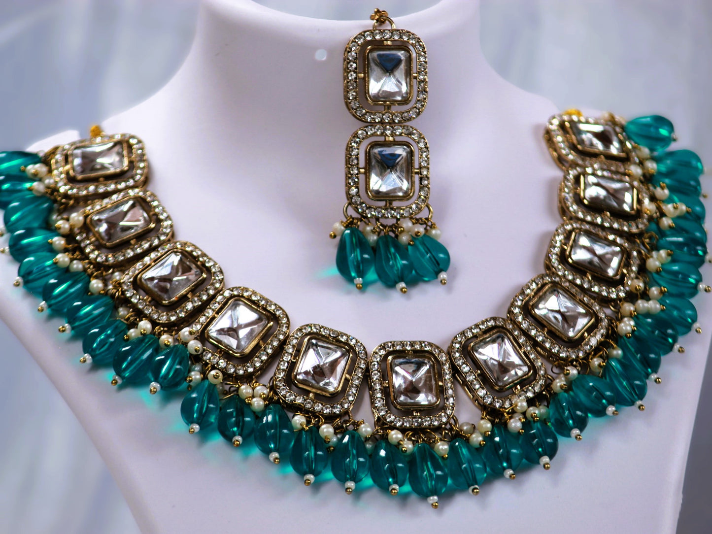 Green Bhuvi Kundan Jewellery Set