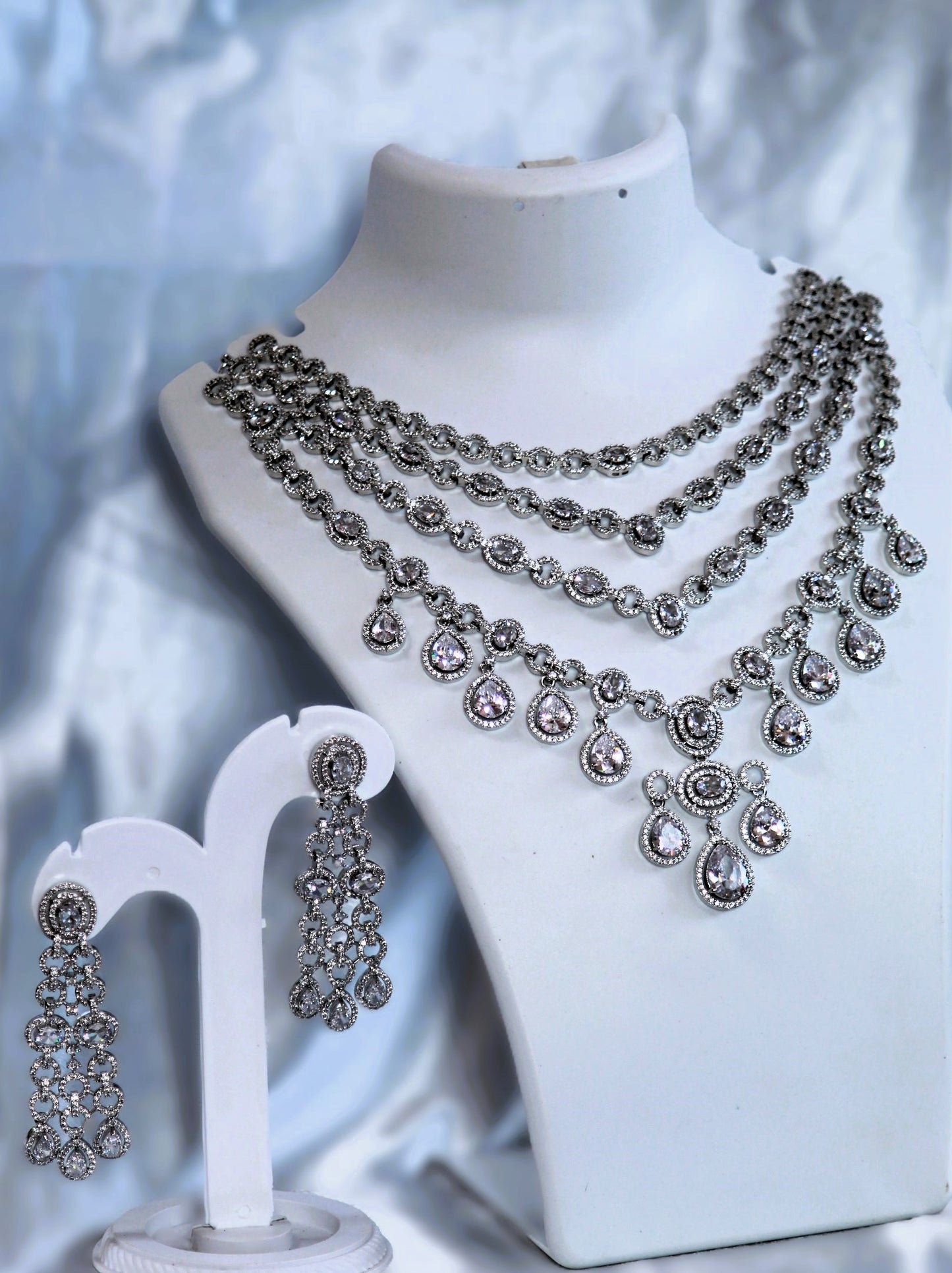 White Saina Zirconia Jewellery Set