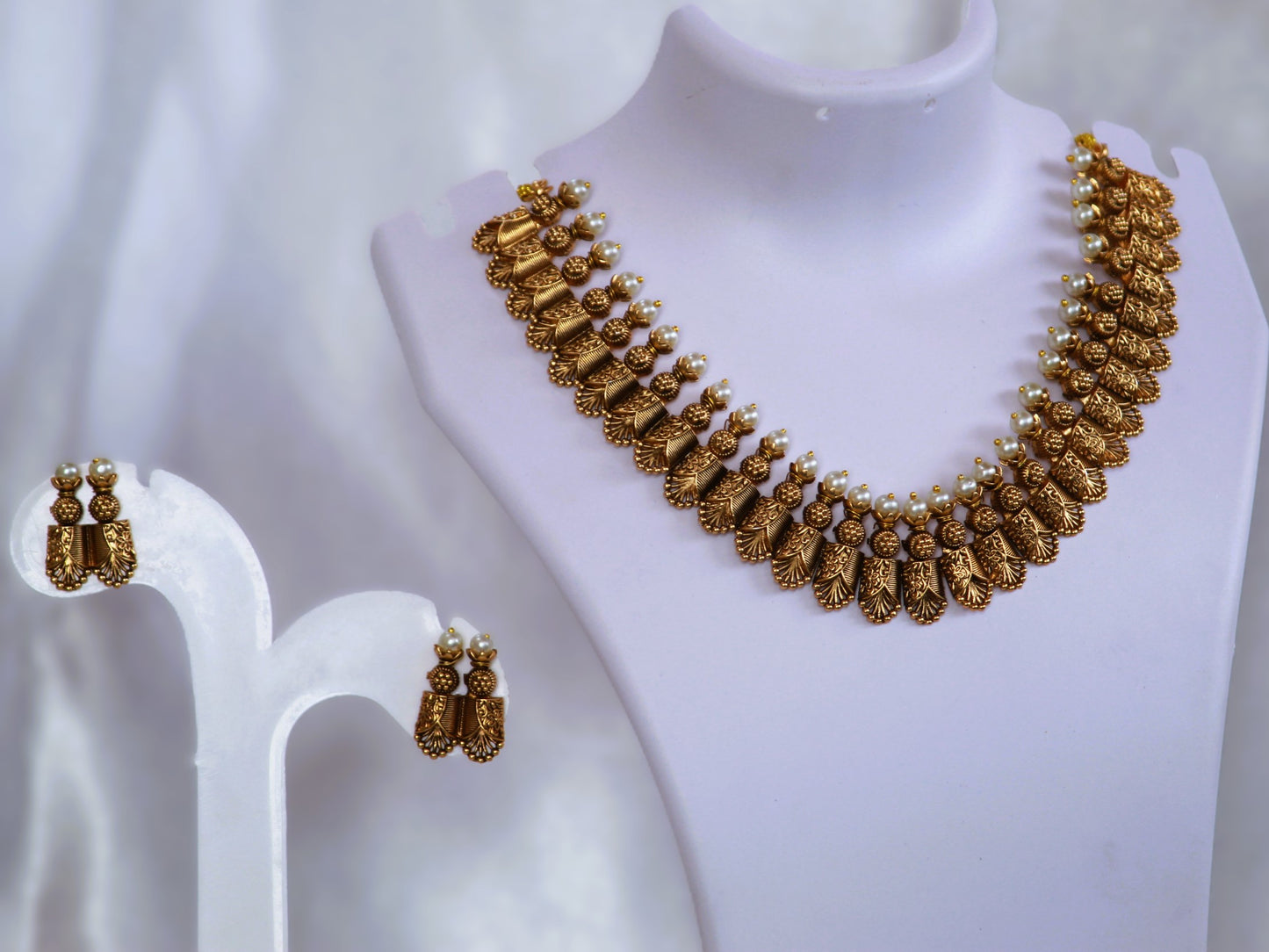 Golden Pradnya Jewellery Set