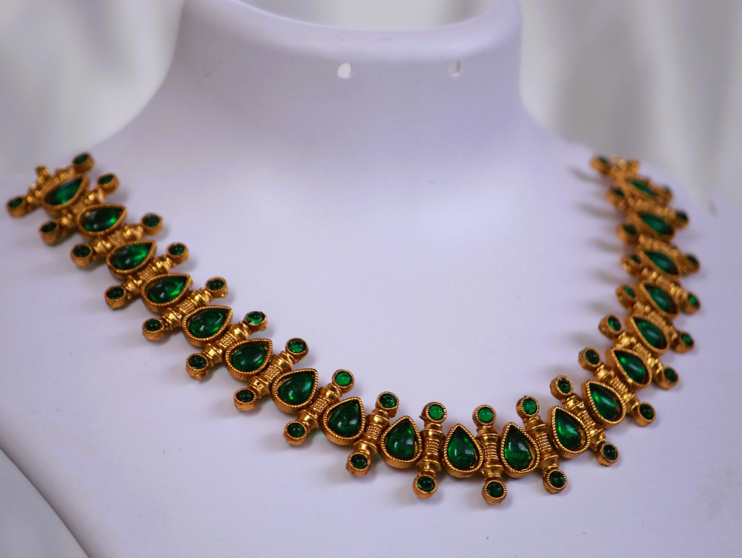Green Ashitha Antique Jewellery Set