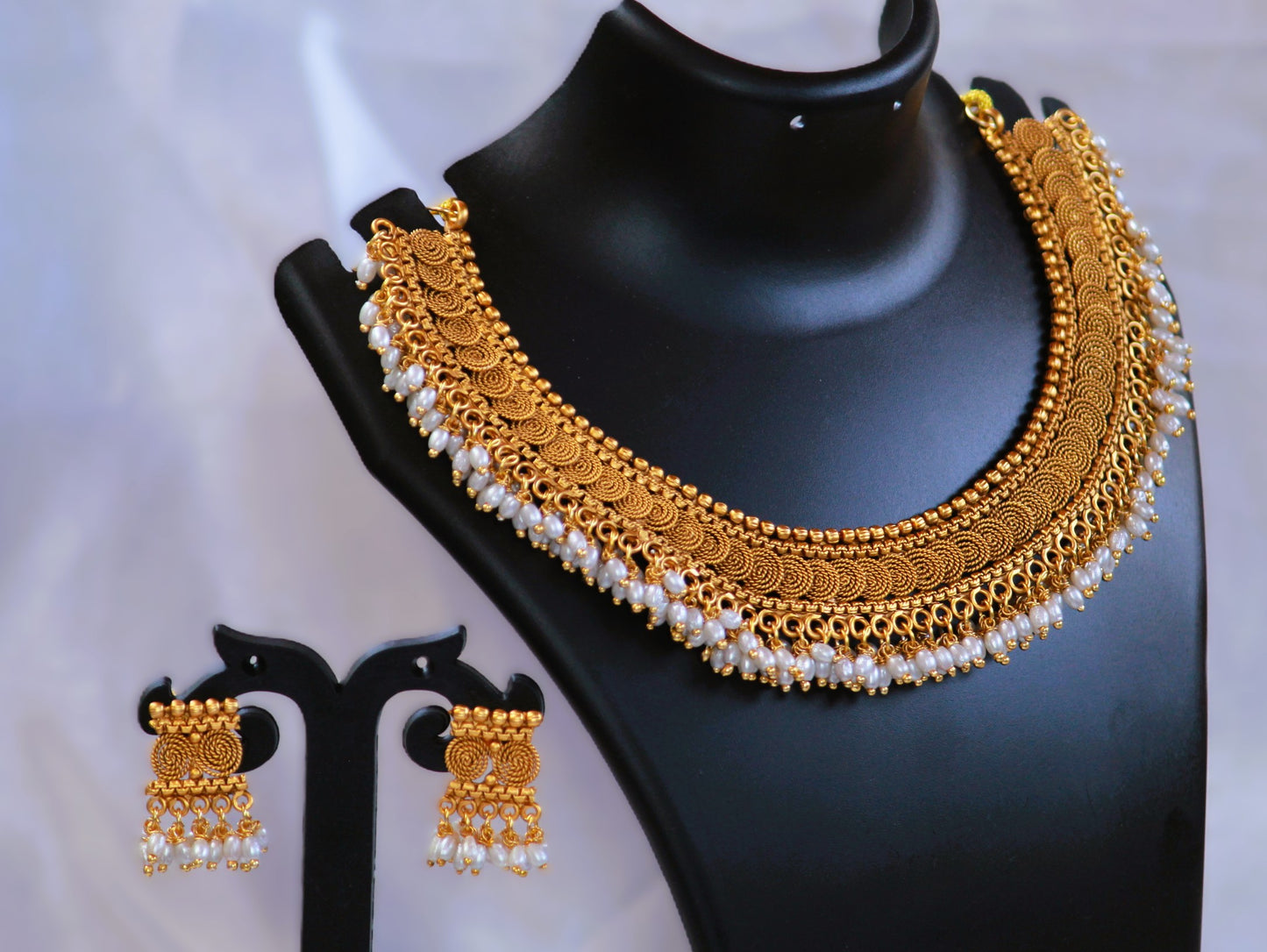 Golden Shyla Antique Jewellery Set