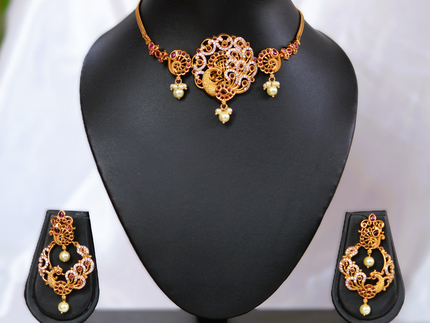 Golden Dhuti Antique Jewellery Set