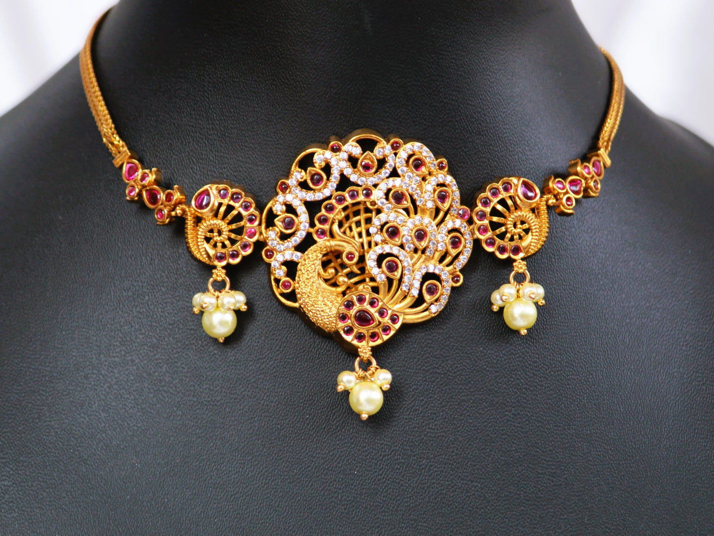 Golden Dhuti Antique Jewellery Set