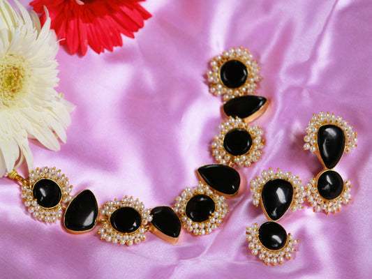 Black Lipika Pearl Jewellery Set