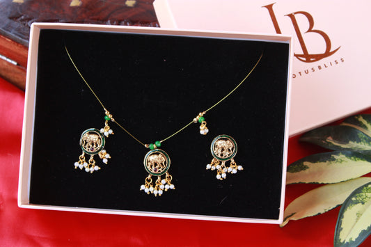 Green Medha Invisible Chain