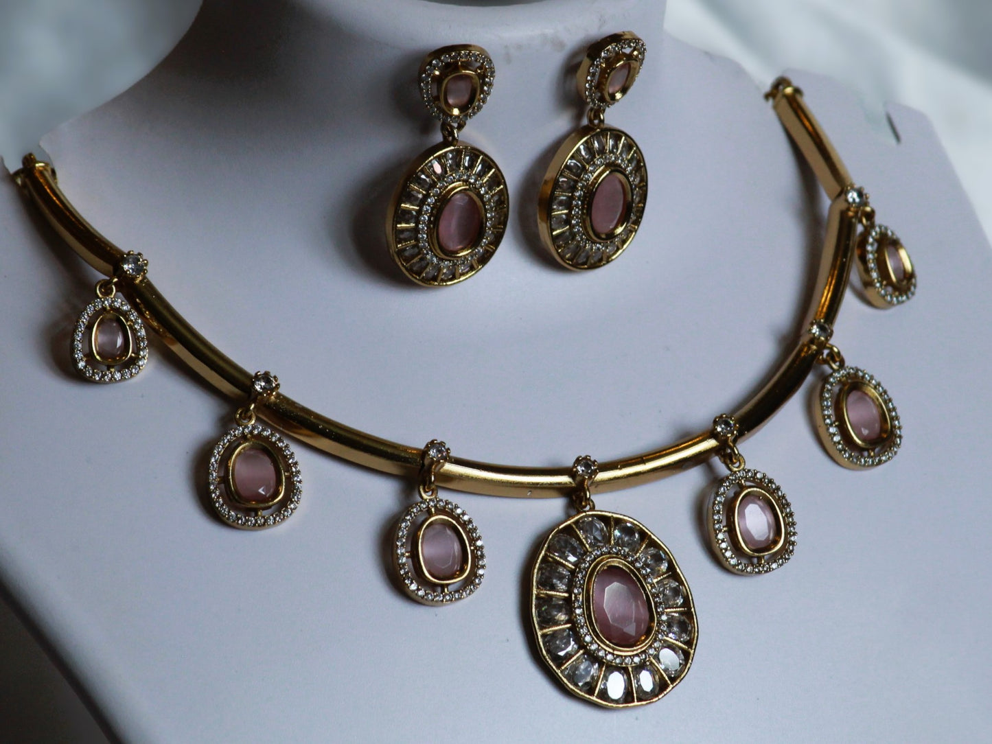 Blush Raksha Zirconia Hasli Set