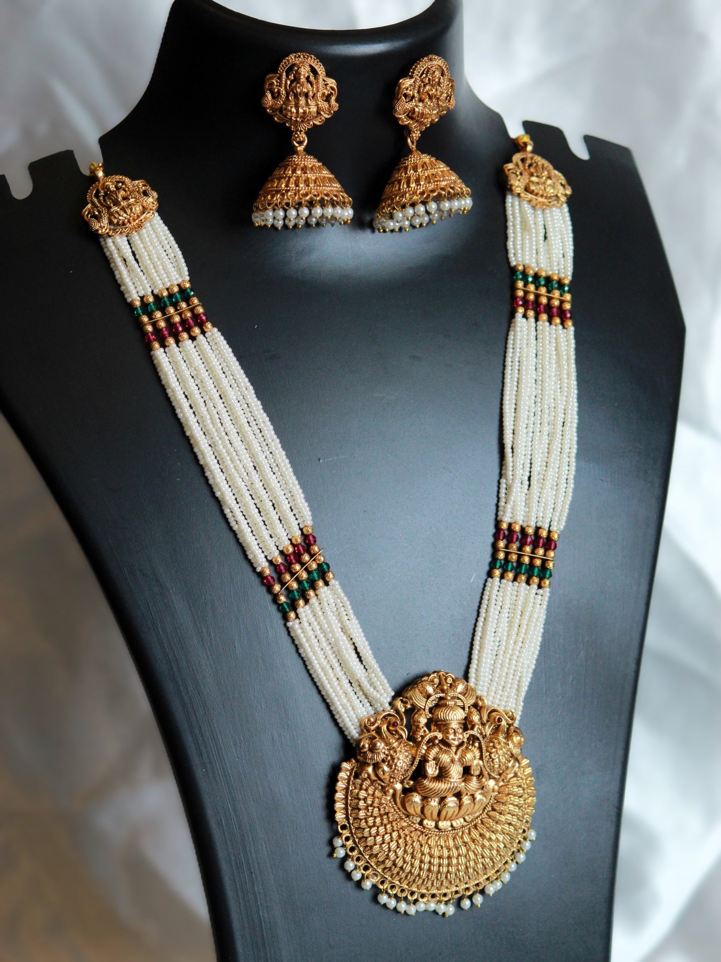 White Srilakshmi Temple Jewellery Set
