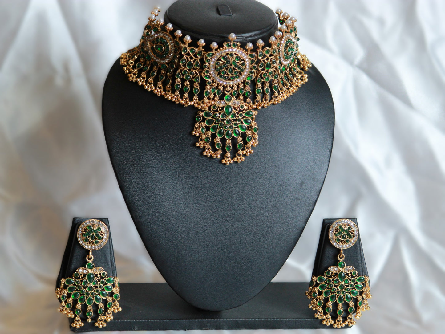 Green Mandara Choker Jewellery Set