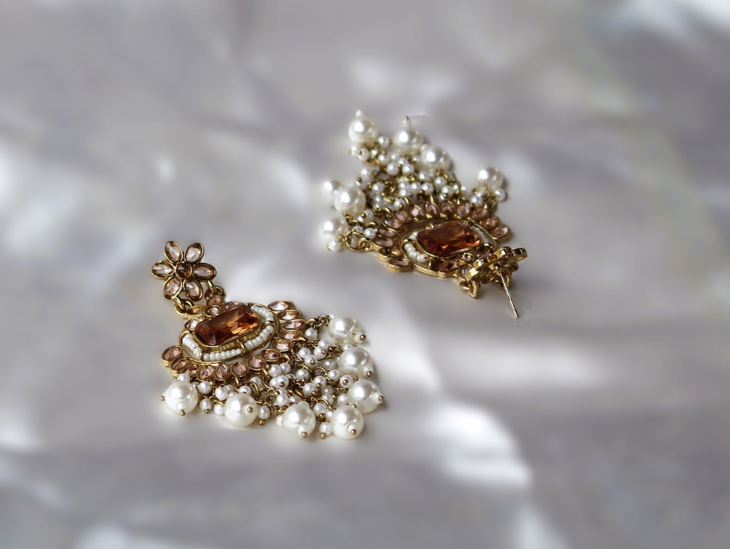 White Atiksha Chandbalis