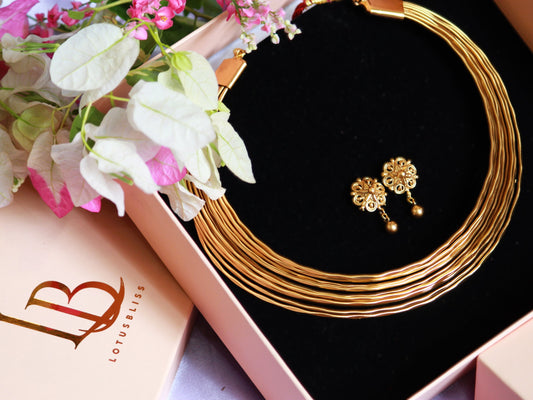 Golden Preksha Hasli Set